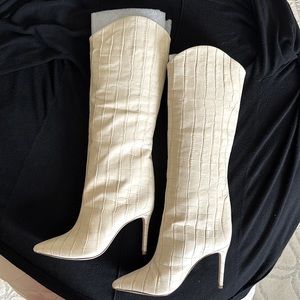 SCHUTZ Maryana ‘New Crocodile’ Eggshell leather boots